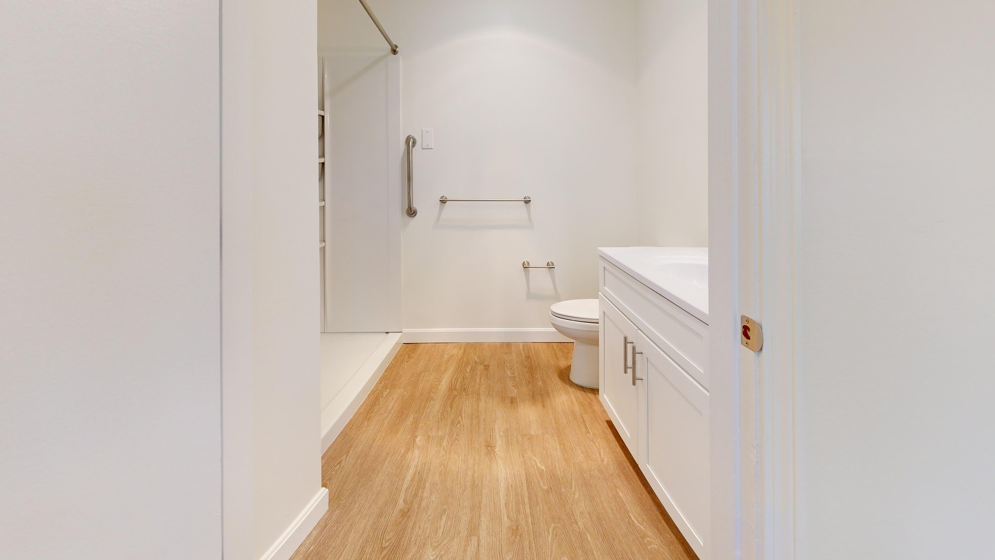 Summer-Place-IL-Studio-400-sqft-Bathroom-1