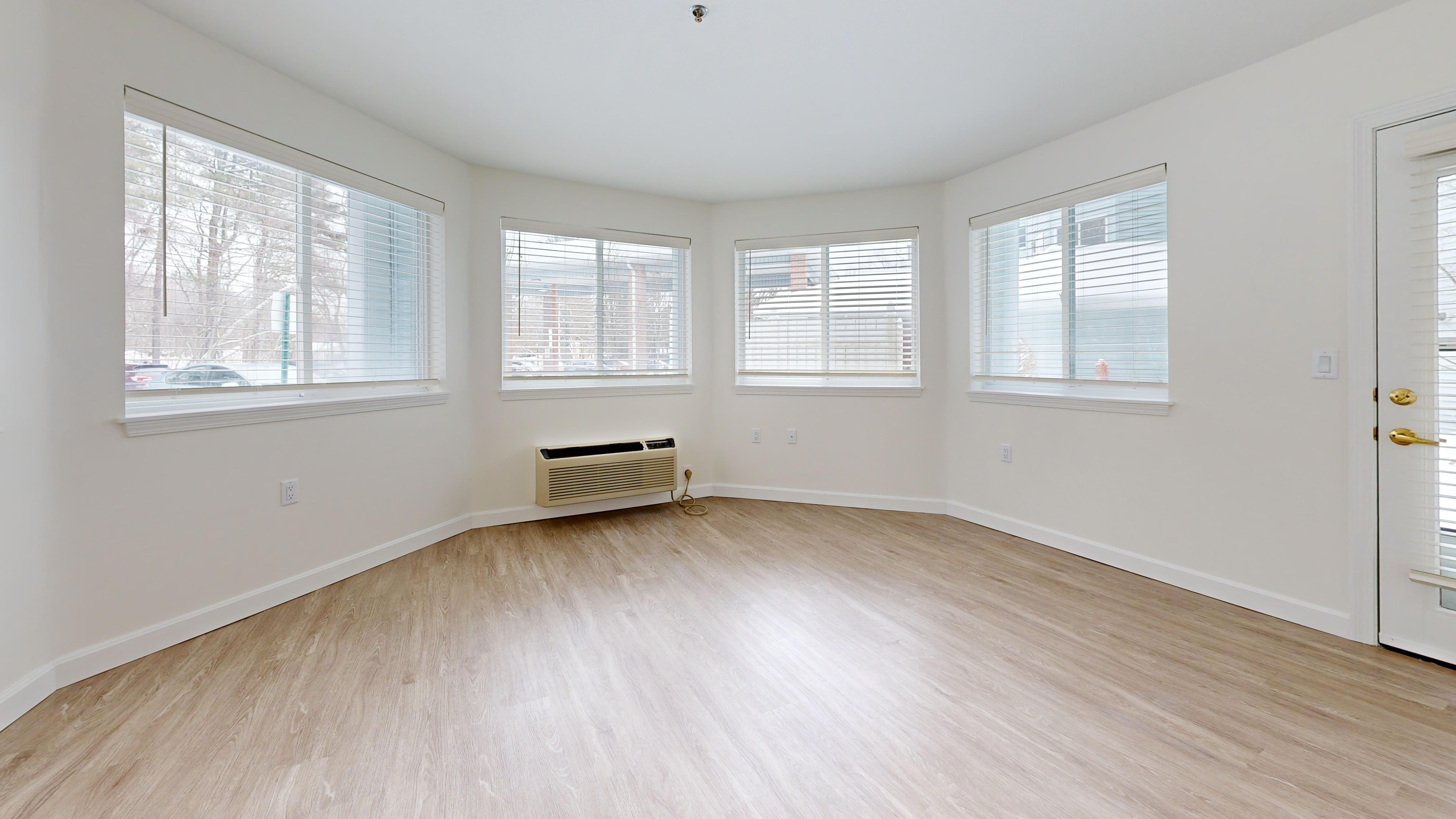 Summer-Place-IL-1-bed-545-sqft-Living-Room