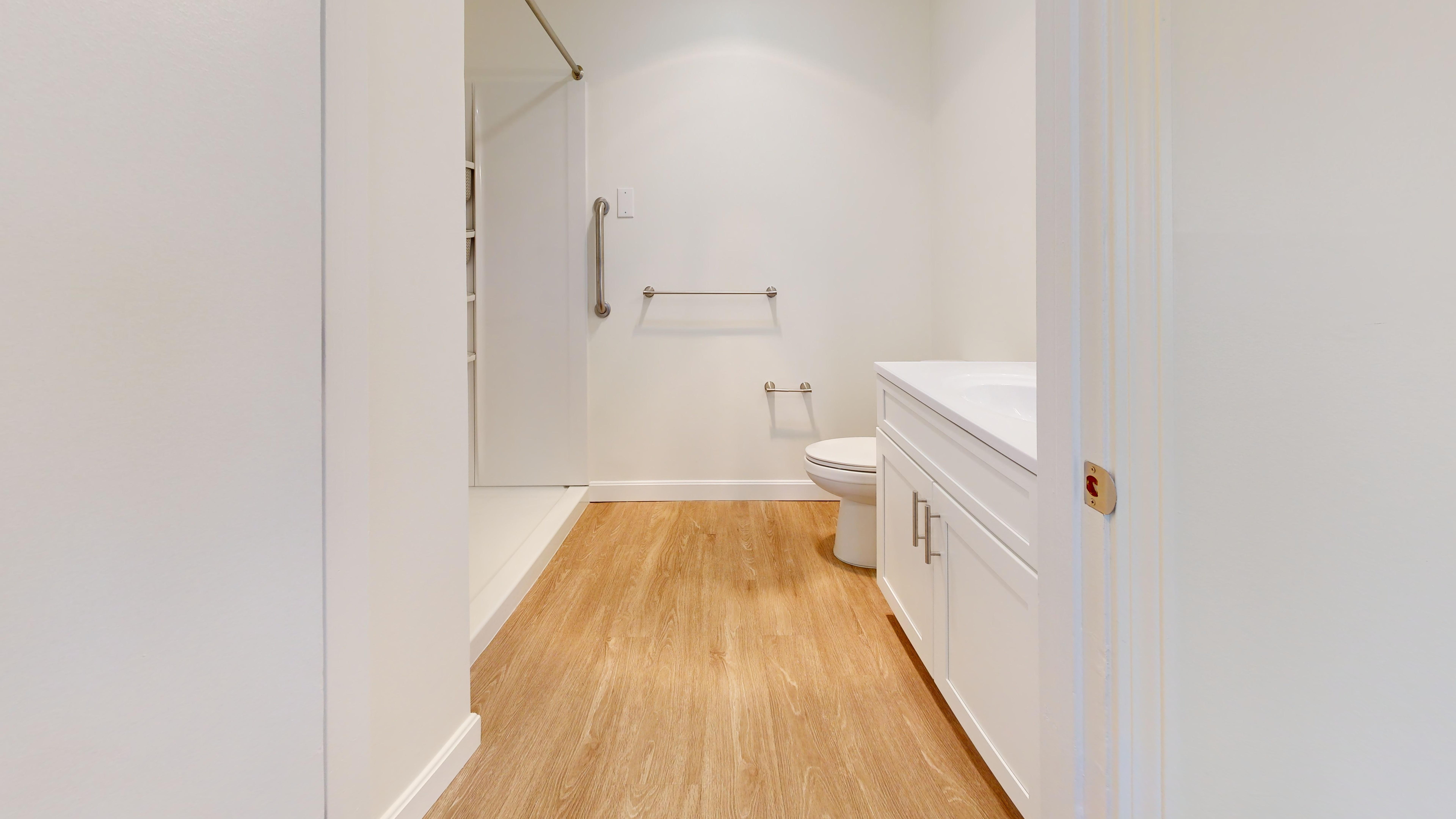 Summer-Place-IL-Studio-400-sqft-Bathroom