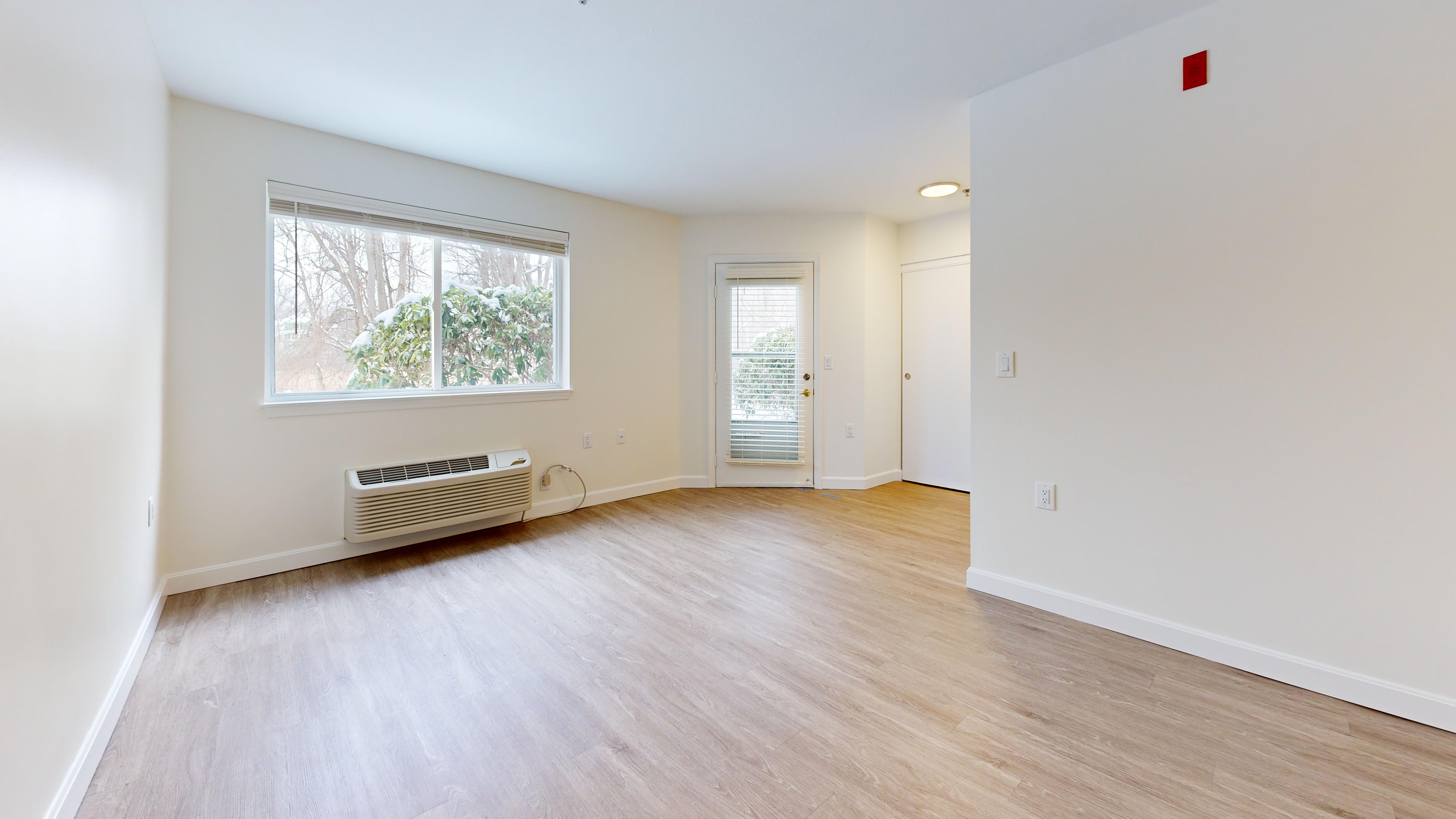 Summer-Place-IL-Studio-400-sqft-Living-Space-