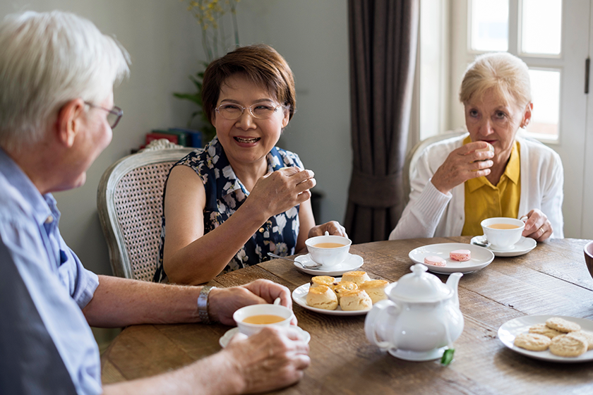 elderly-people-dining-together-original-photoset